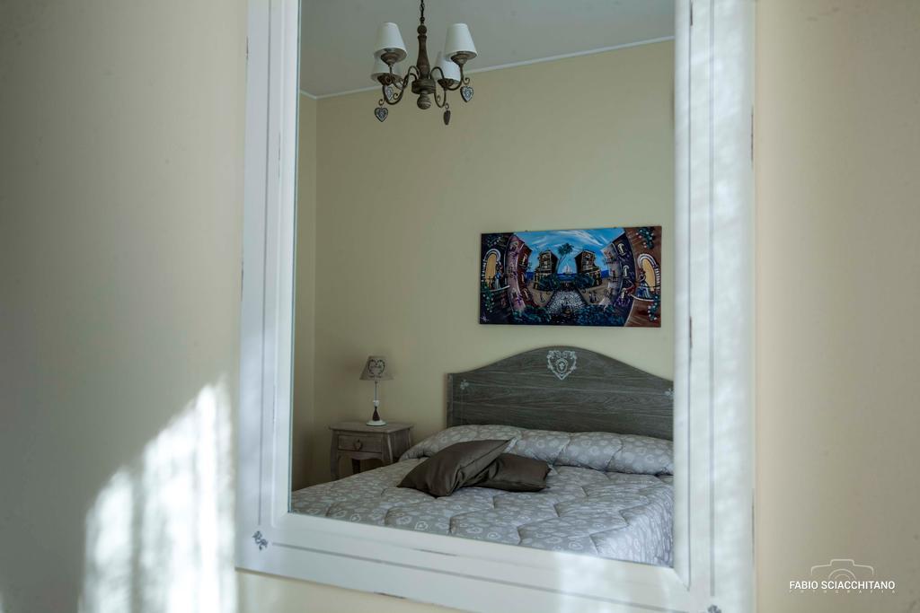 チウリ チウリ B&B パレルモ 部屋 写真