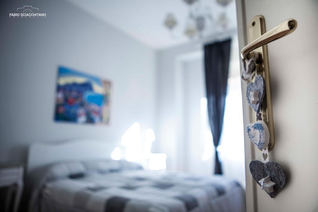 チウリ チウリ B&B パレルモ 部屋 写真